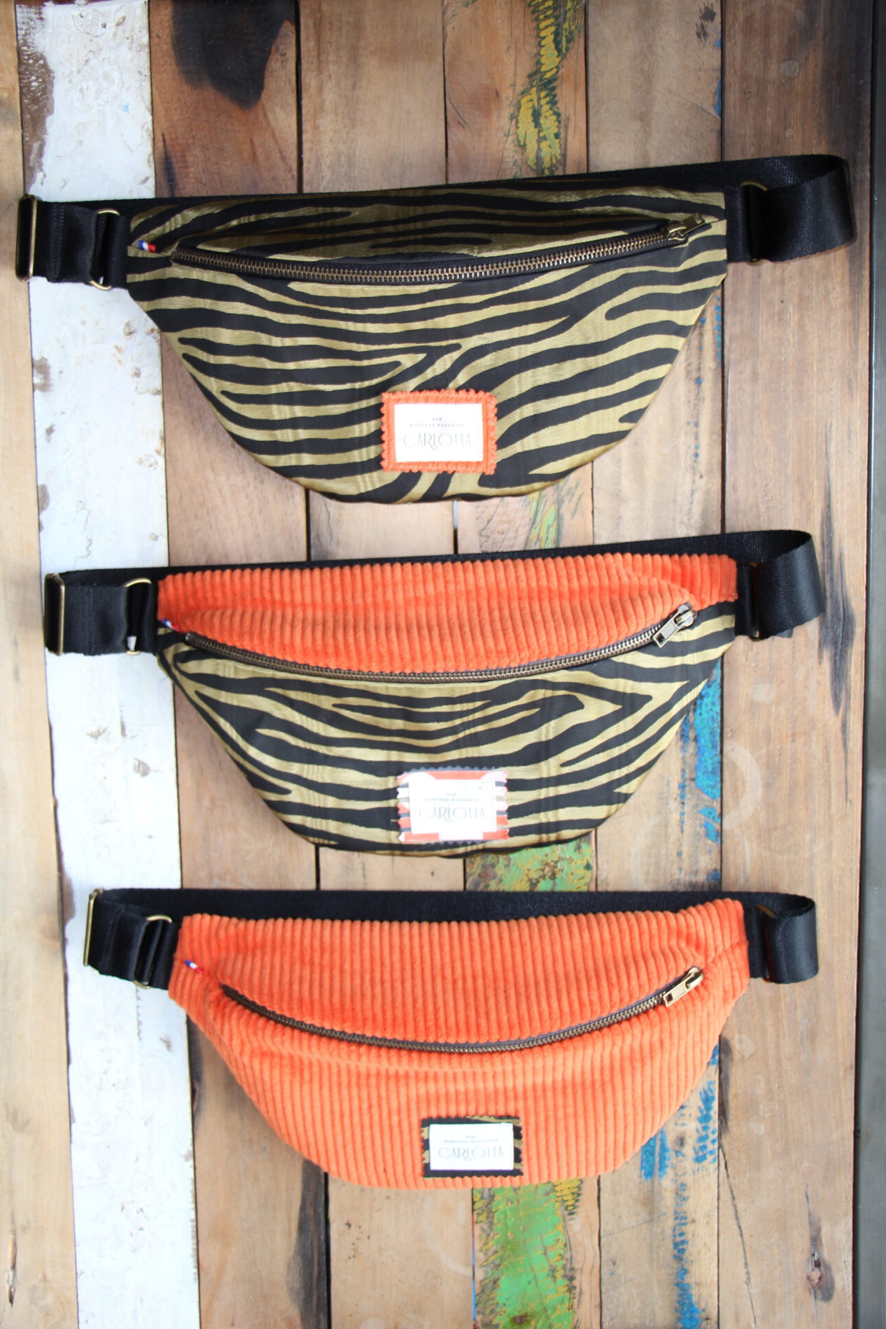 IMG_1272 Sac banane PEACE velours orange